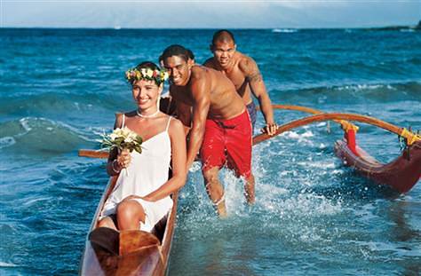 Hawaiianische Hochzeit im Kanu