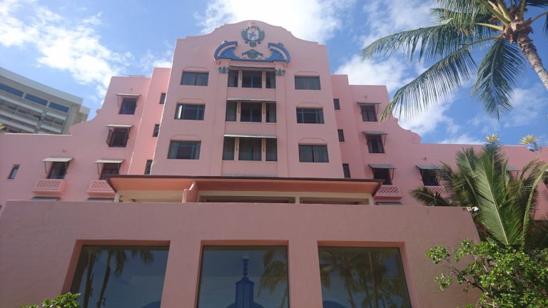 The Royal Hawaiian – Luxuriöses historisches Strandresort