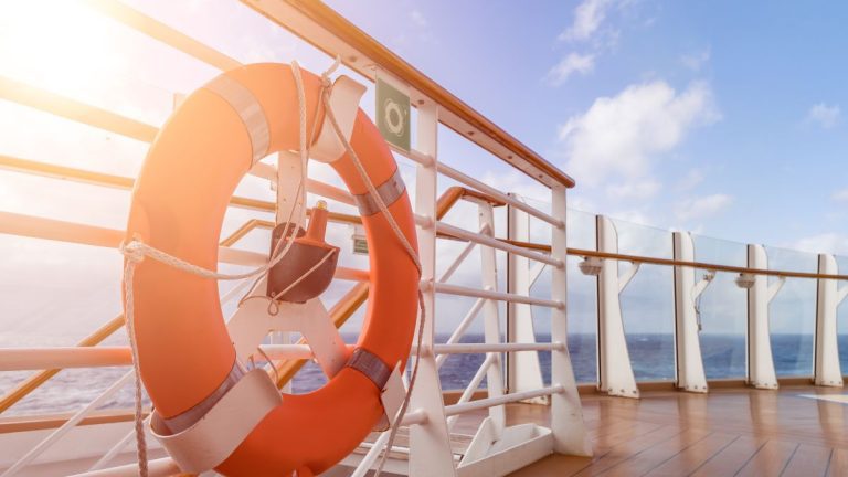 Kreuzfahrt nach Hawaii und dann an Land